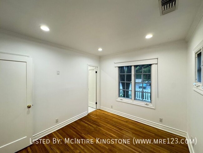 Building Photo - Beautiful 1BD / 1BA Unit in West Hollywood