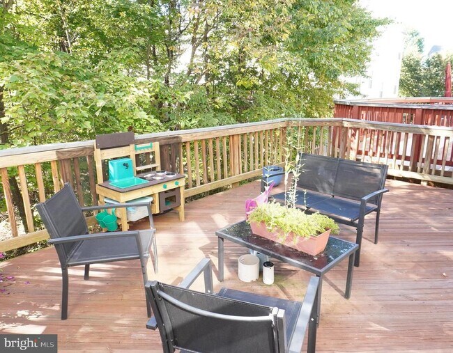 Building Photo - 8596 Wyngate Manor Ct