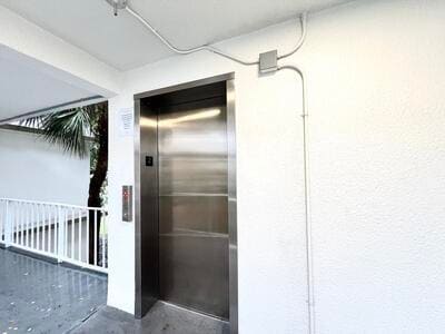 Building Photo - 4215 N University Dr