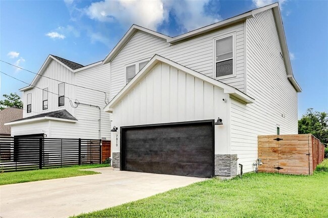 Building Photo - 7810 Kenton St