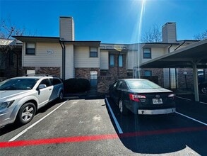 Building Photo - 6646 E Lovers Ln