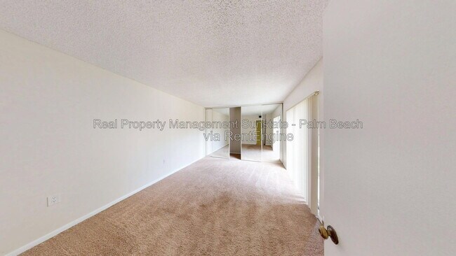 Building Photo - 1118 11th Ct