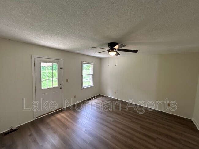 Building Photo - 4709 Grassy Creek Rd