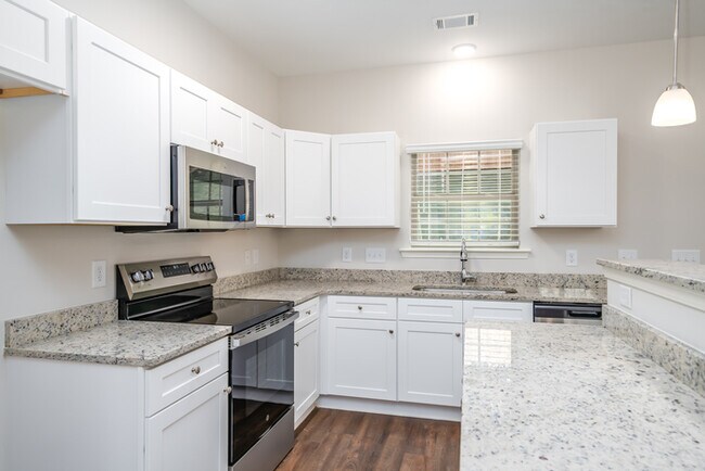 Building Photo - 246 Brownstone Loop