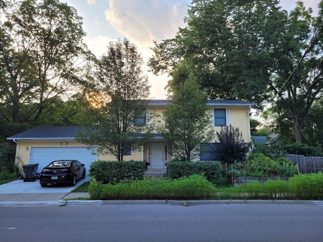 Primary Photo - Beautifully Renovated Home in Ann Arbor's ...