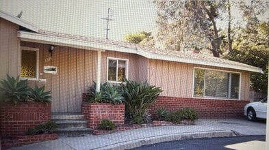 Building Photo - SDSU Area Home for Rent 5 bed 2 bath