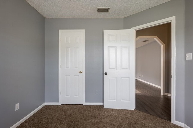 Building Photo - 4123 Sedgwyck Ln