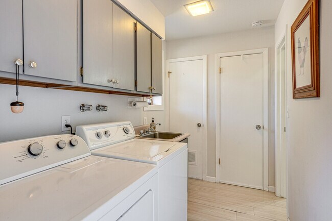 Building Photo - 21 Walking Diamond Dr