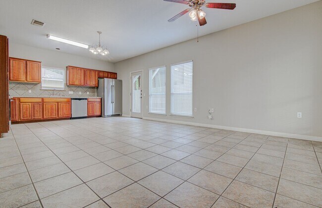 Building Photo - 1702 Singleton Ave