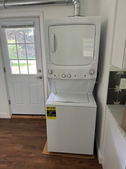 New Washer & Dryer in unit! - 108 Franklin St