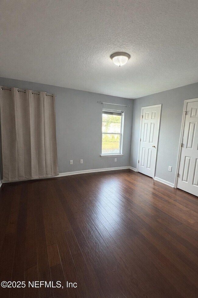 Building Photo - 845 Black Cherry Dr S