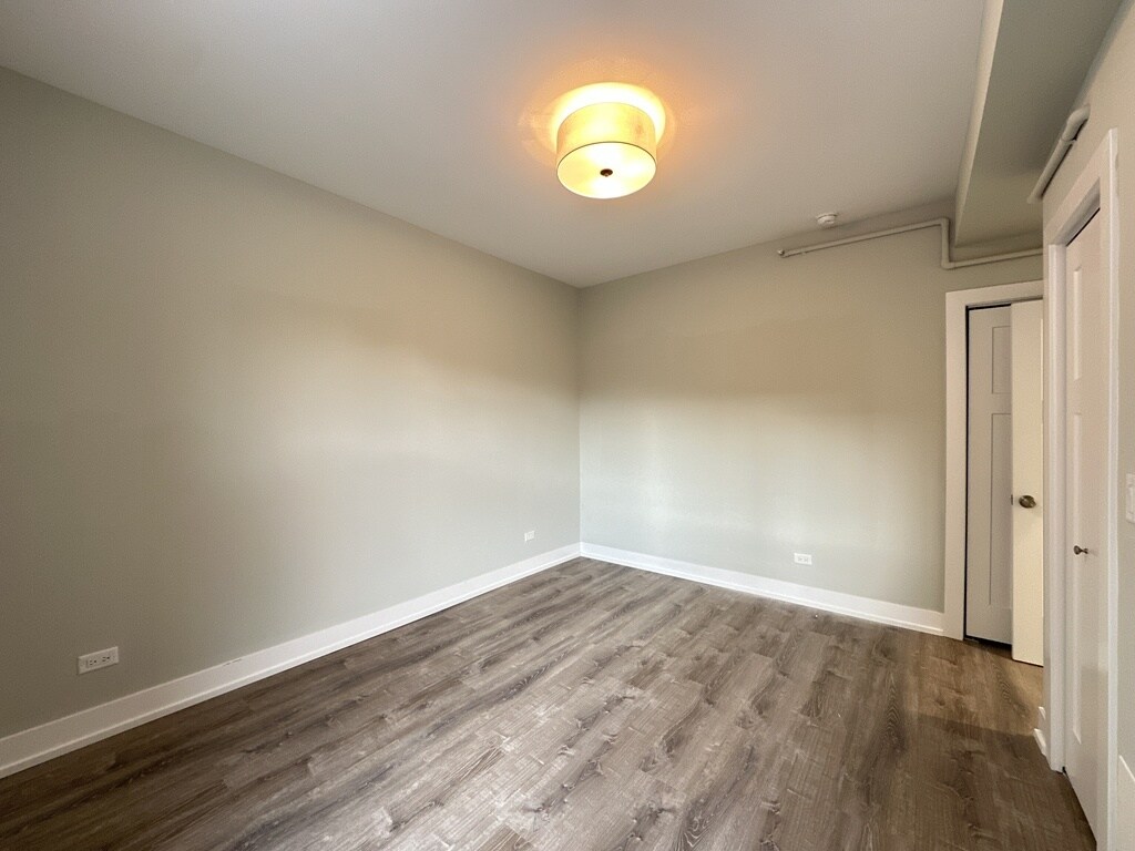 Building Photo - 1147 Maple Ave