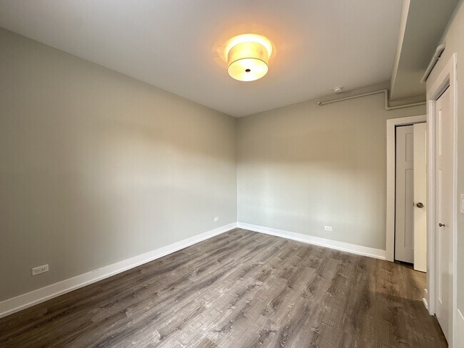 Building Photo - 1147 Maple Ave