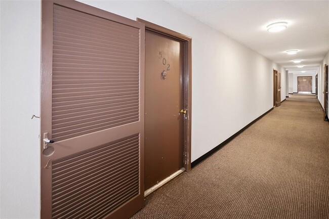 Building Photo - 450 Treasure Island Causeway