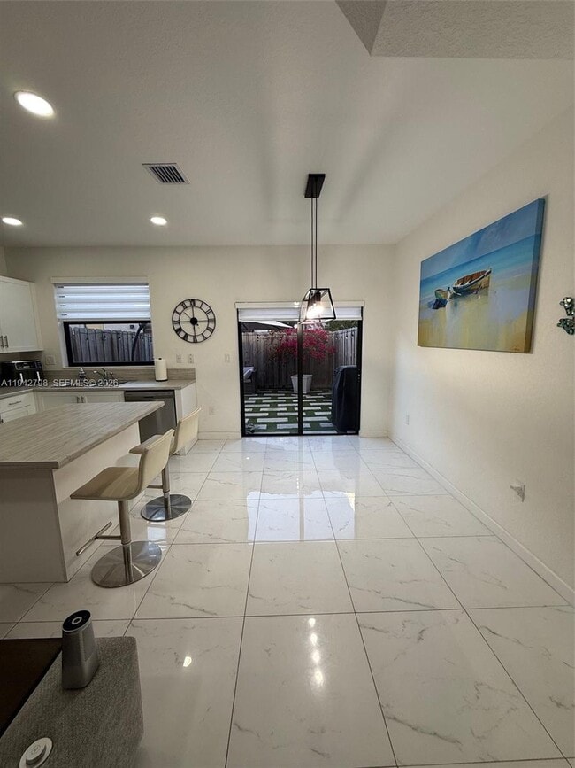 Building Photo - 21432 NE 2nd Path