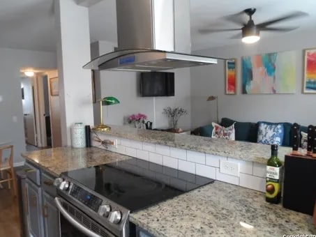 Building Photo - 7834 Broadway-1605.02