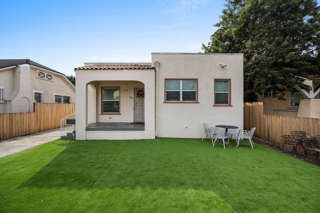 Building Photo - 1510 W 52nd St