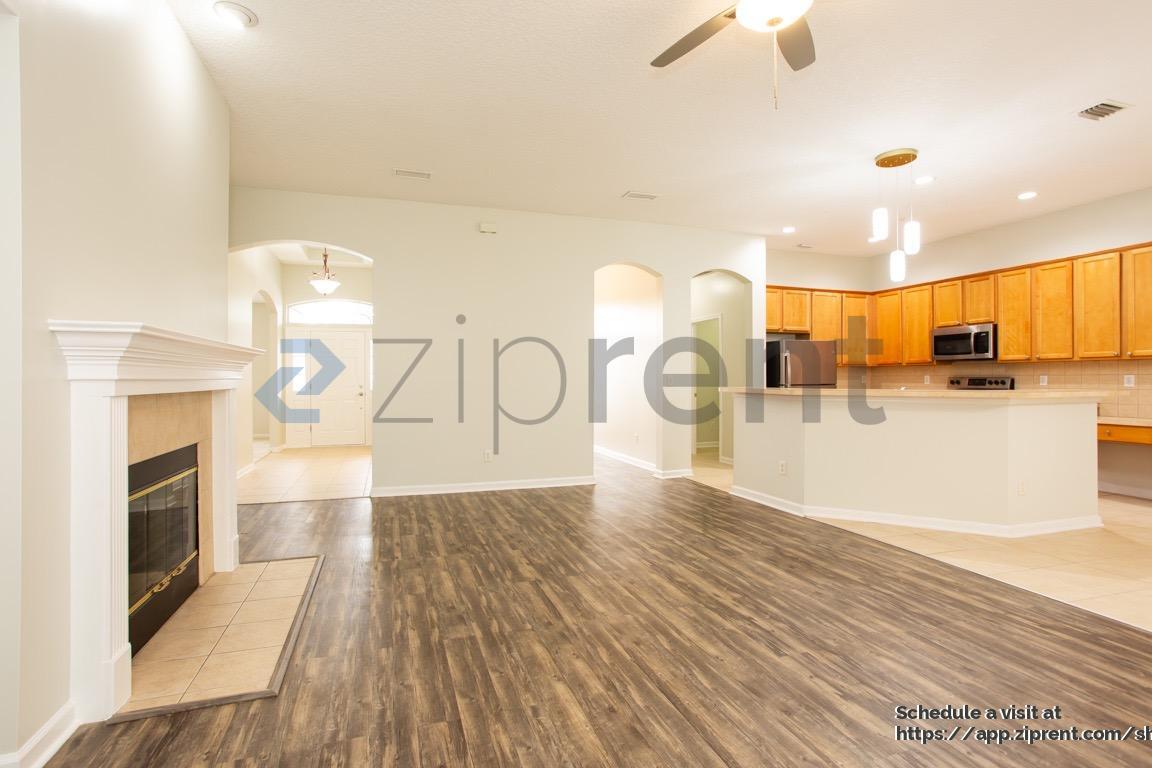 Building Photo - 909 Corsica Ln