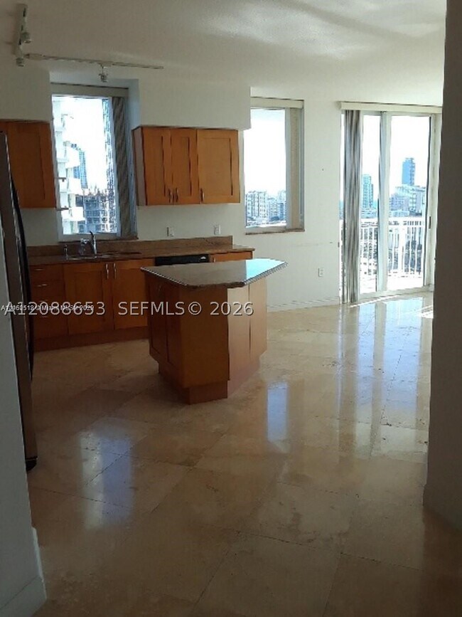 Building Photo - 1745 E Hallandale Beach Blvd