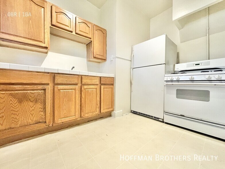 Building Photo - 532 S Coronado St