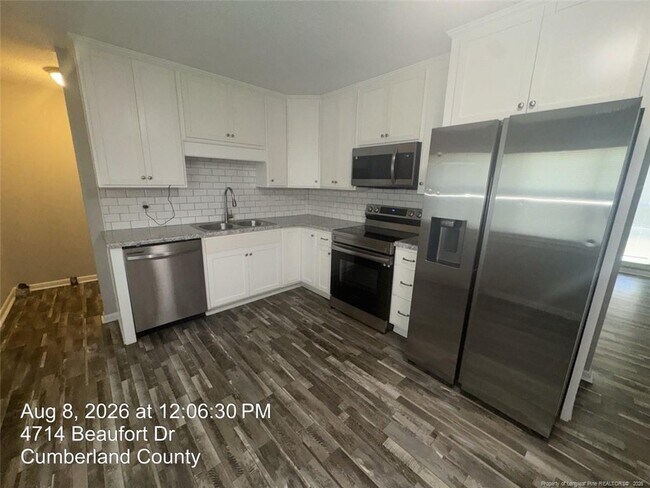 Building Photo - 4714 Beaufort Dr