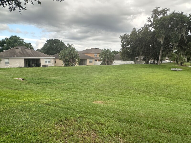 Building Photo - 1421 Pine Oak Trail