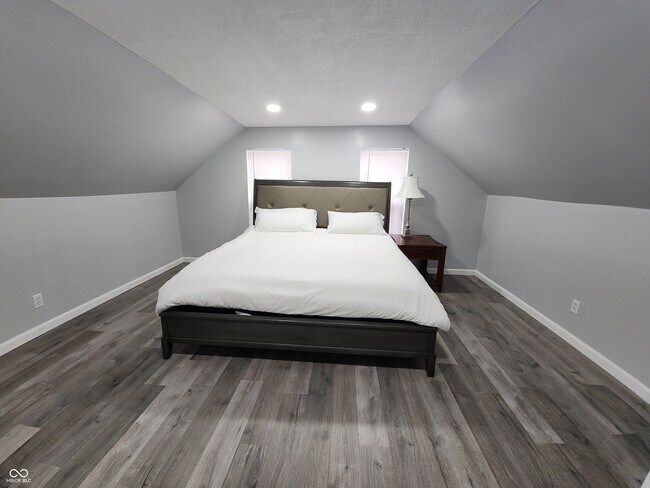 Building Photo - 106 S McCarty St