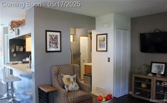 Building Photo - 1550 Meadowside Dr