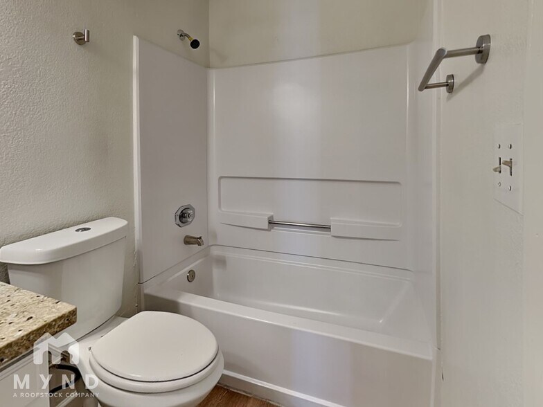 Building Photo - 4545 N 67th Ave