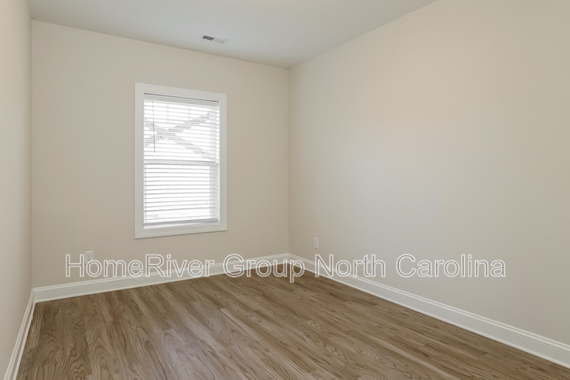 Building Photo - 310 Beaumont Cir