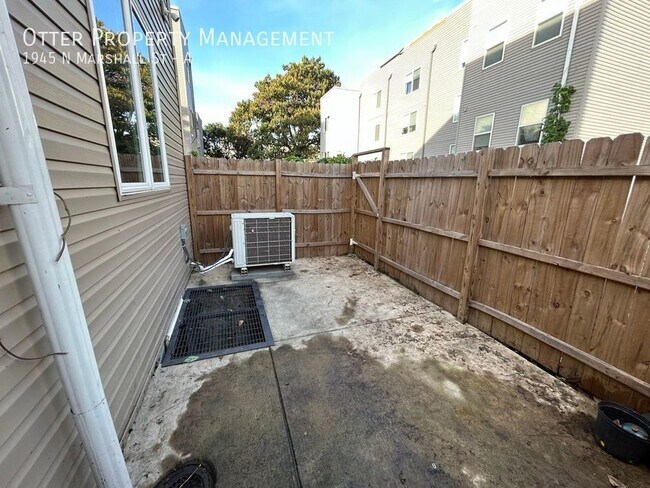 Building Photo - 1945 N Marshall St