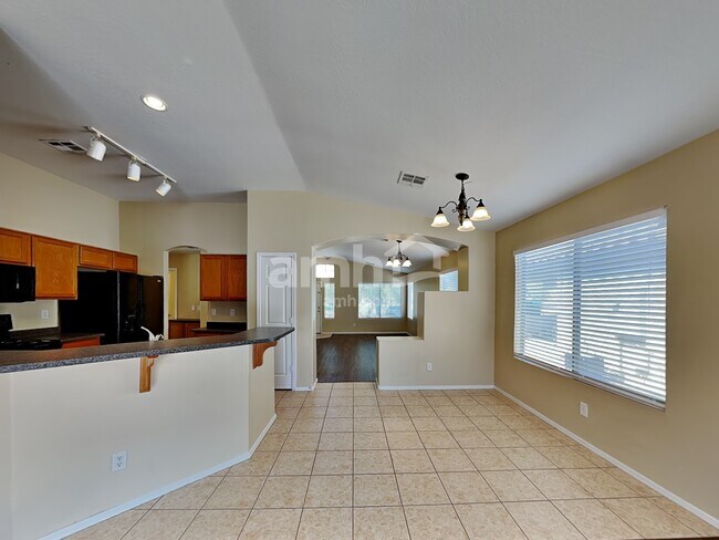 Building Photo - 10027 W Southgate Ave