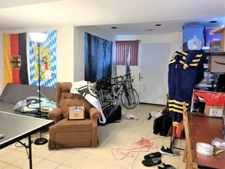 Building Photo - 309 Beacon St