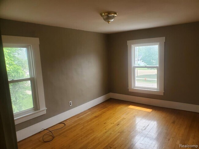 Building Photo - 36818 Goddard Rd