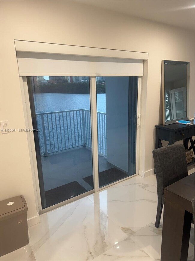 Building Photo - 3922 NE 166th St