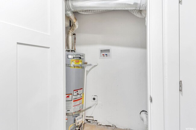 Building Photo - Economic Basement 3 Bed