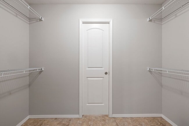 Building Photo - 3 bedroom home - Willard School District