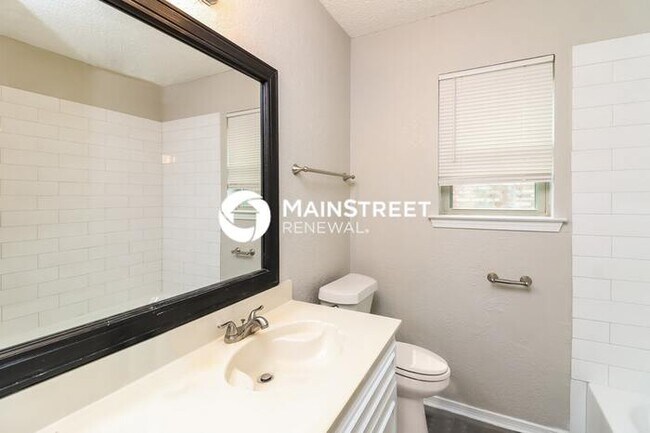 Building Photo - 4 Bedroom Pet-Friendly Home in North Richl...