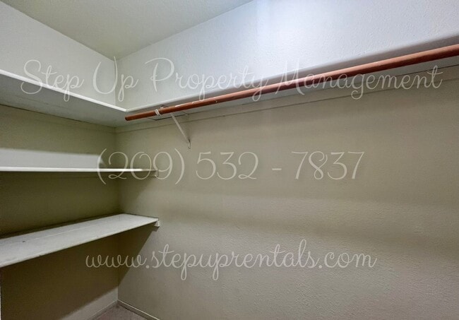 Building Photo - Cedar Ridge 3BR/3BA – Modern Amenities in ...
