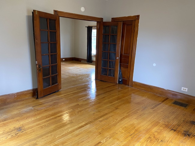 master bedroom - 206 S Higbee St