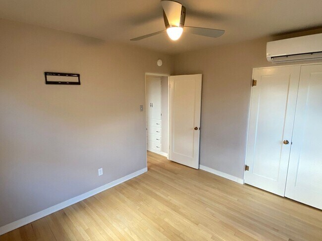 Building Photo - Beautiful Nob Hill Home with gourmet kitch...