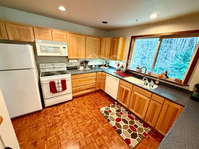 Building Photo - 70051 Stage Rd