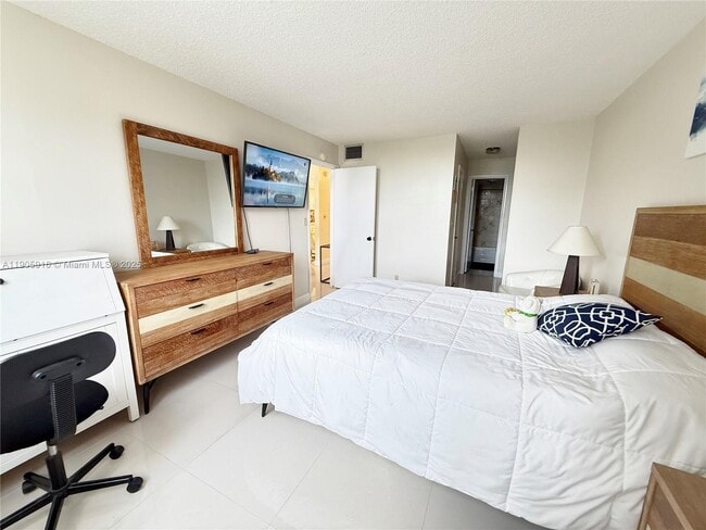 Building Photo - 8900 Washington St