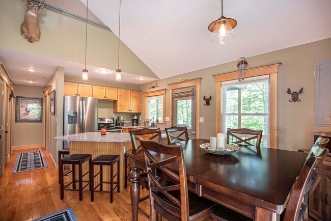 Building Photo - 32 Attitash Loop