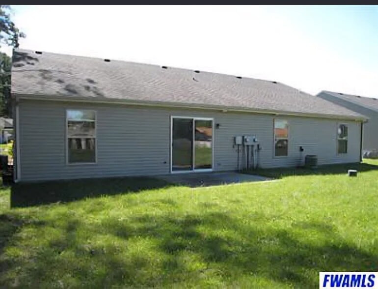 Building Photo - 1926 Beechmont Dr