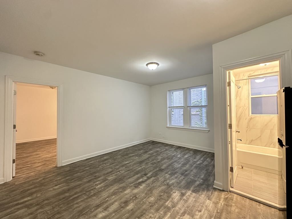 Building Photo - 5710 N Winthrop Ave