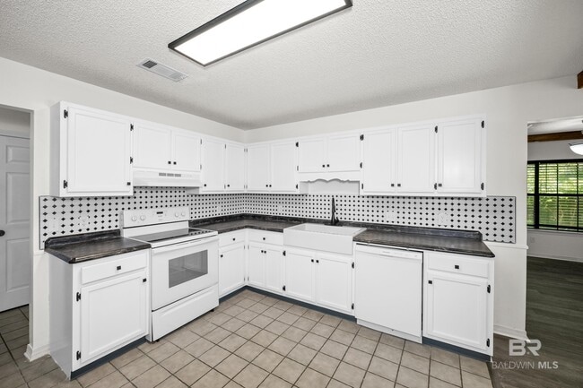 Building Photo - 2776 Santa Rosa Cir