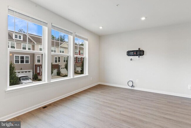 Building Photo - 23450 Sugar Pine Ln