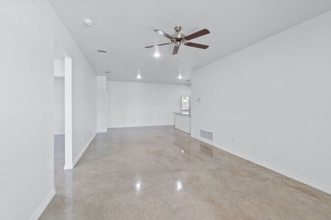 Building Photo - PM1-HH1803 Emma Naylor Ct