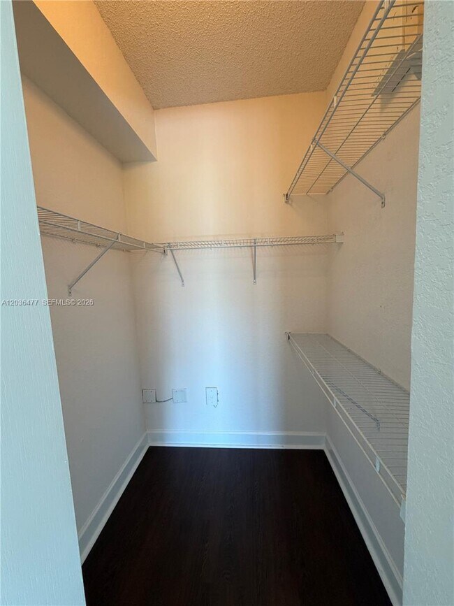 Building Photo - 6001 SW 70th St